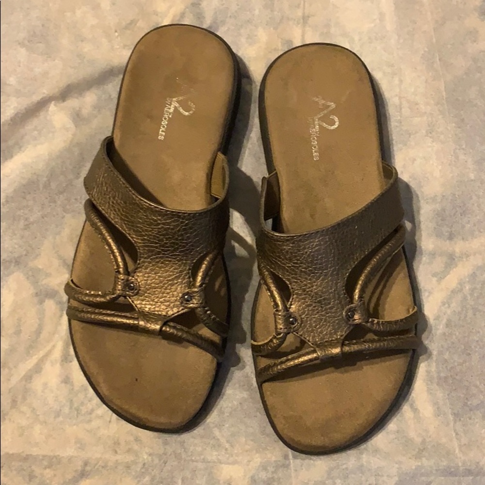 Women’s sandals
